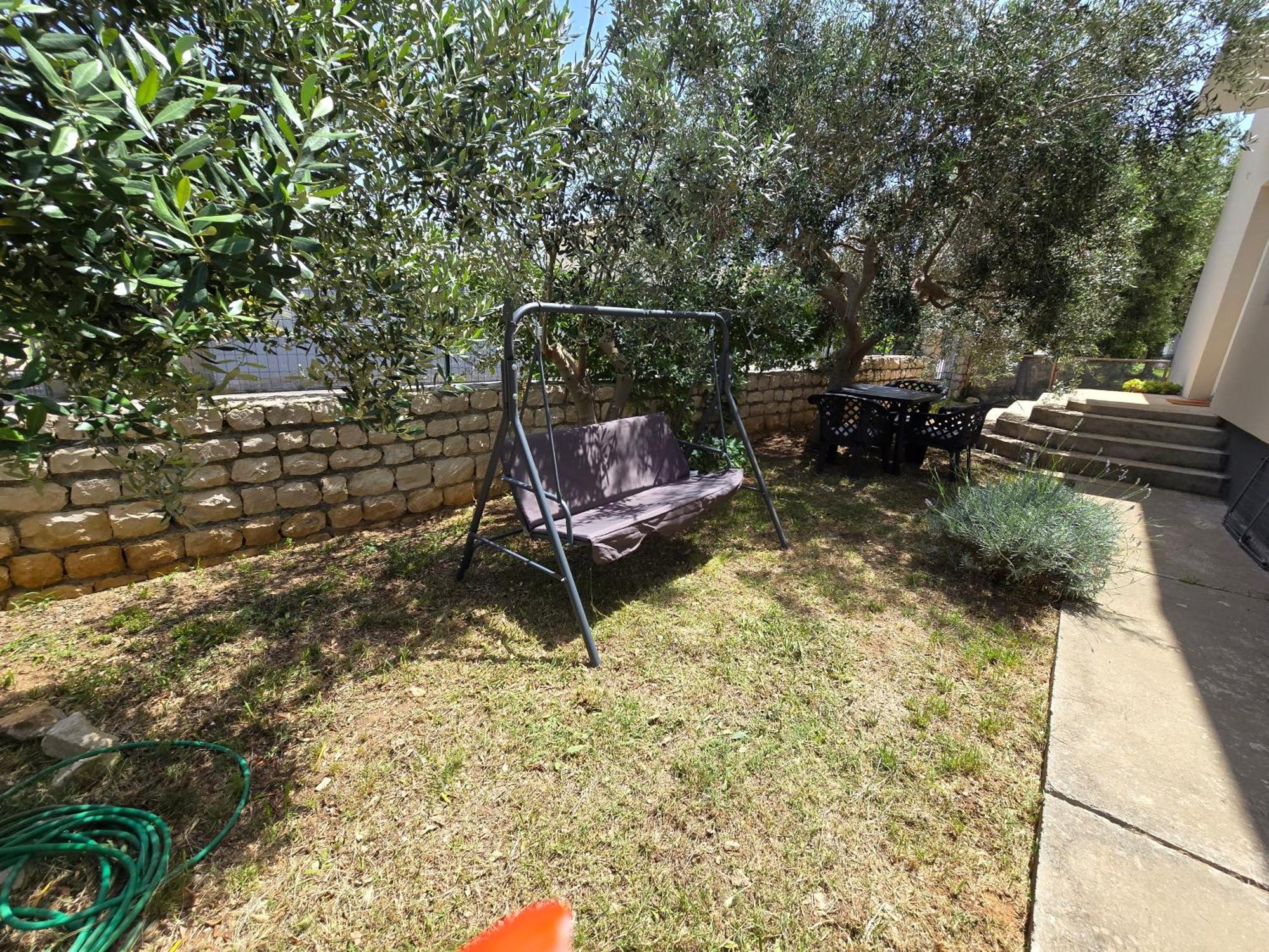 Apartman Nea Nin Bagian luar foto